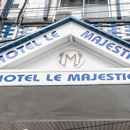 Hotel Le Majestic Douala Exterior foto