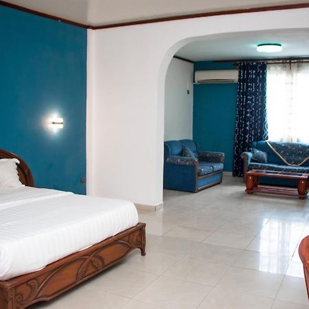 Hotel Le Majestic Douala Exterior foto