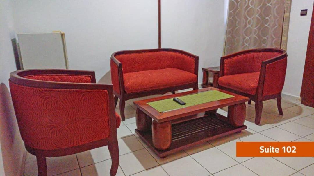 Hotel Le Majestic Douala Exterior foto