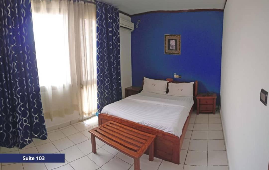 Hotel Le Majestic Douala Exterior foto