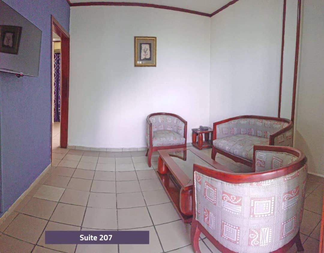 Hotel Le Majestic Douala Exterior foto