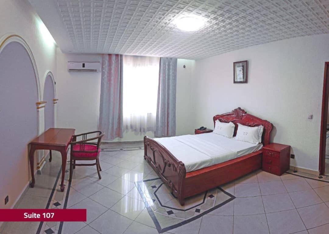 Hotel Le Majestic Douala Exterior foto