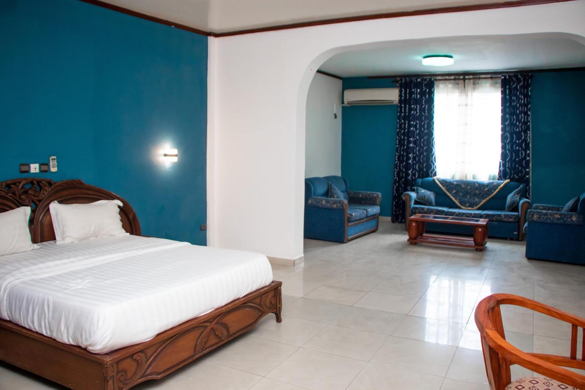 Hotel Le Majestic Douala Exterior foto